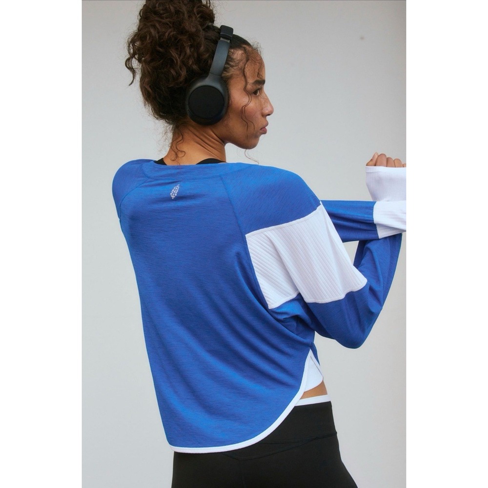 Free‎ People Movement Spotlight Small Long Sleeve White Blue Top NWT $60 - Picture 3 of 5